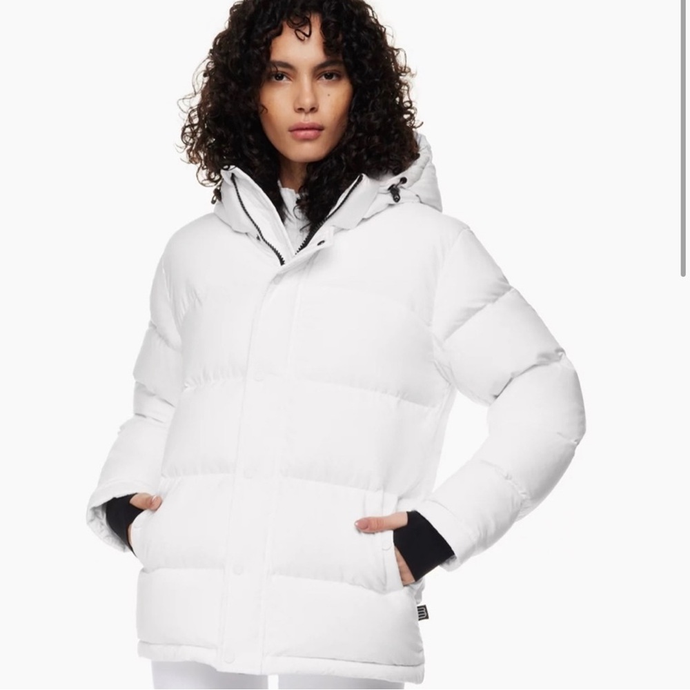 Aritzia The Super Puff Puffer / Coat